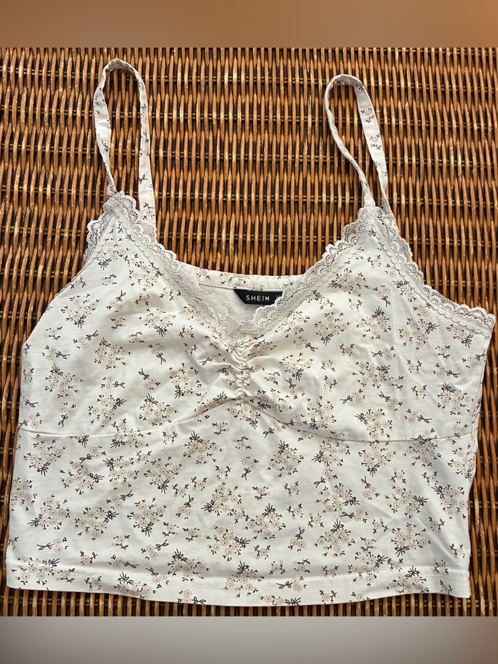⭐️3/$15⭐️SHEIN Cream Floral Lace-Trim Cami Top